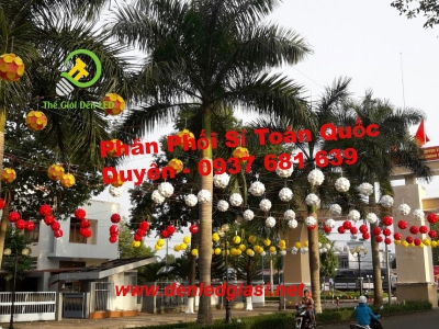 Tại sao nên chọn đèn lồng nhựa trang trí ngoài trời