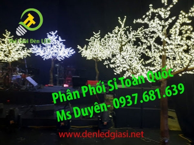 Cây Hoa Đèn Led Trang Trí Cho Chương Trình Sóng 20 Của HTV2